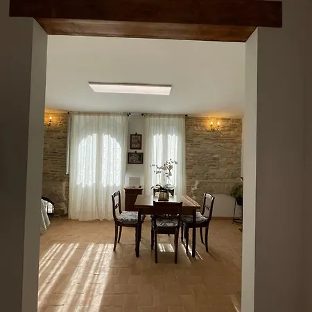 Casa La Rosa غوبيو